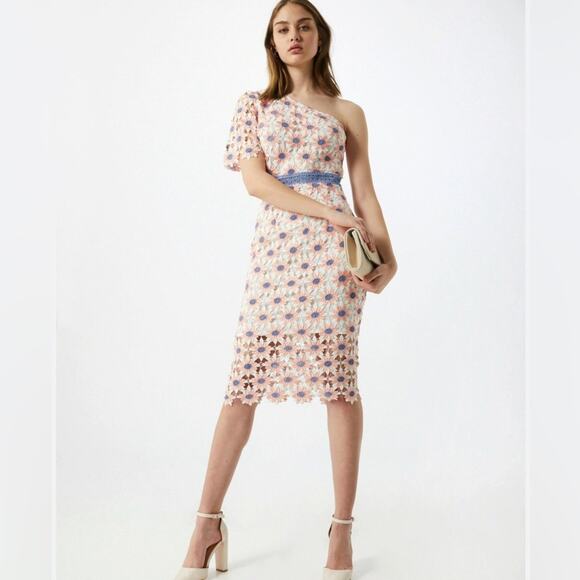 Chi Chi London Dresses & Skirts - Chi Chi London Winona One Shoulder Crochet Floral Lace Dress White Size 12 NWT